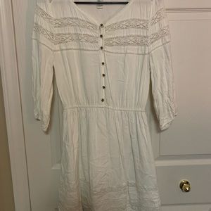 Women’s Forever 21 S white lace dress.